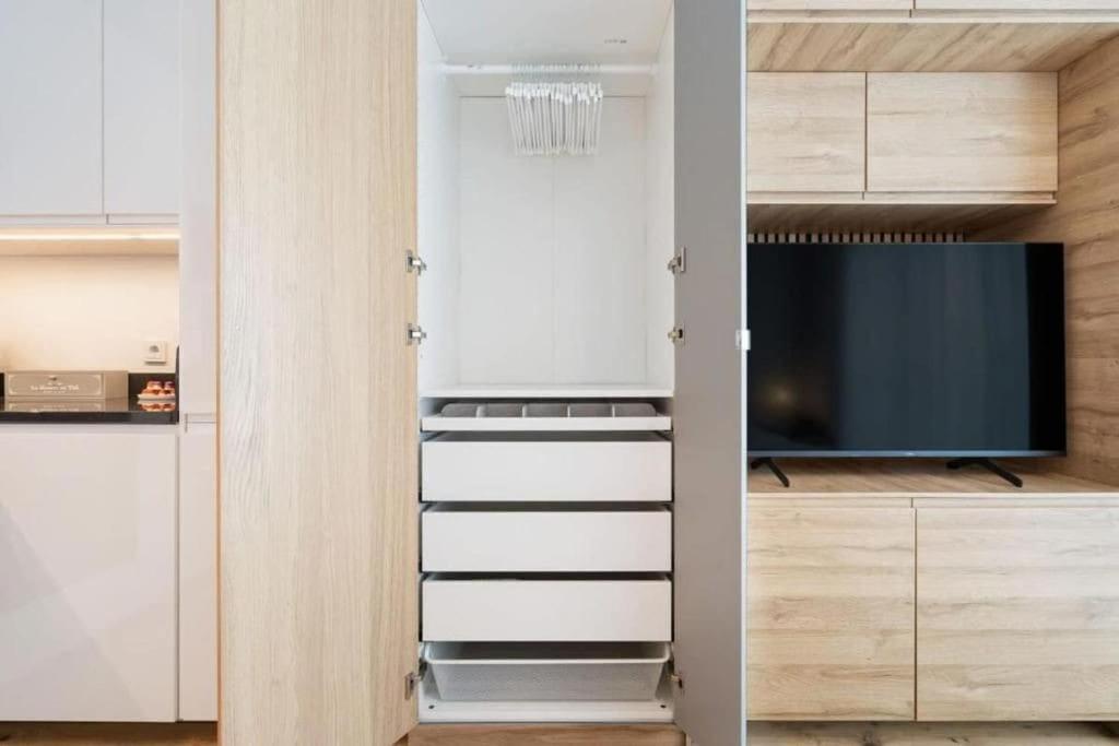 Brand New In Center- Cd7 Apartment *